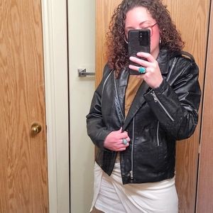 Vntg black leather jacket, unisex?